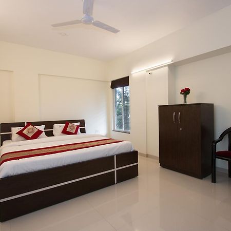 Hotel Oyo 9052 Leisurely Abode Khadki Exteriér fotografie